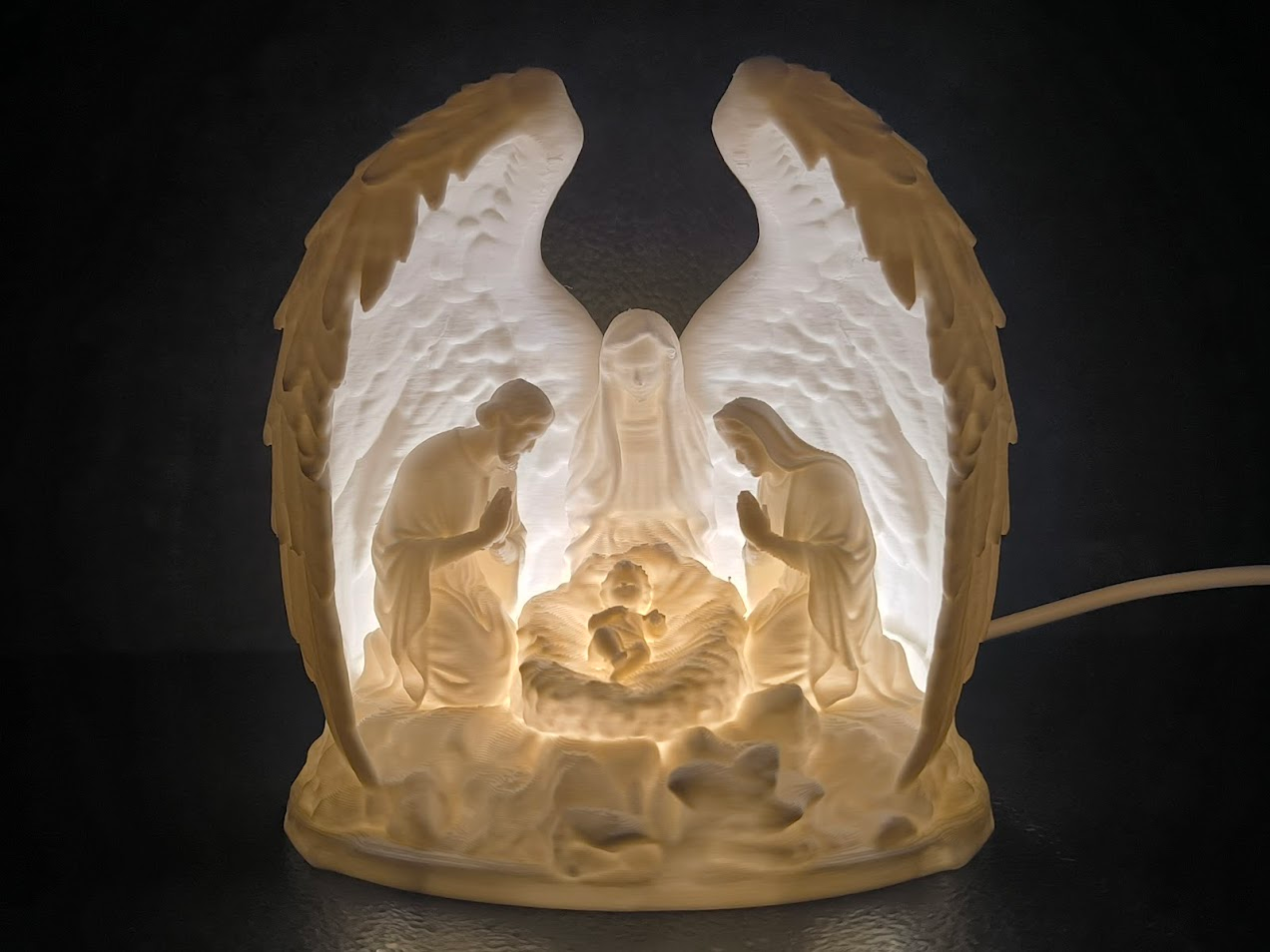 Nașterea Domnului Sub Aripa Îngerului 3D – Decor Creștin Luminos cu LED