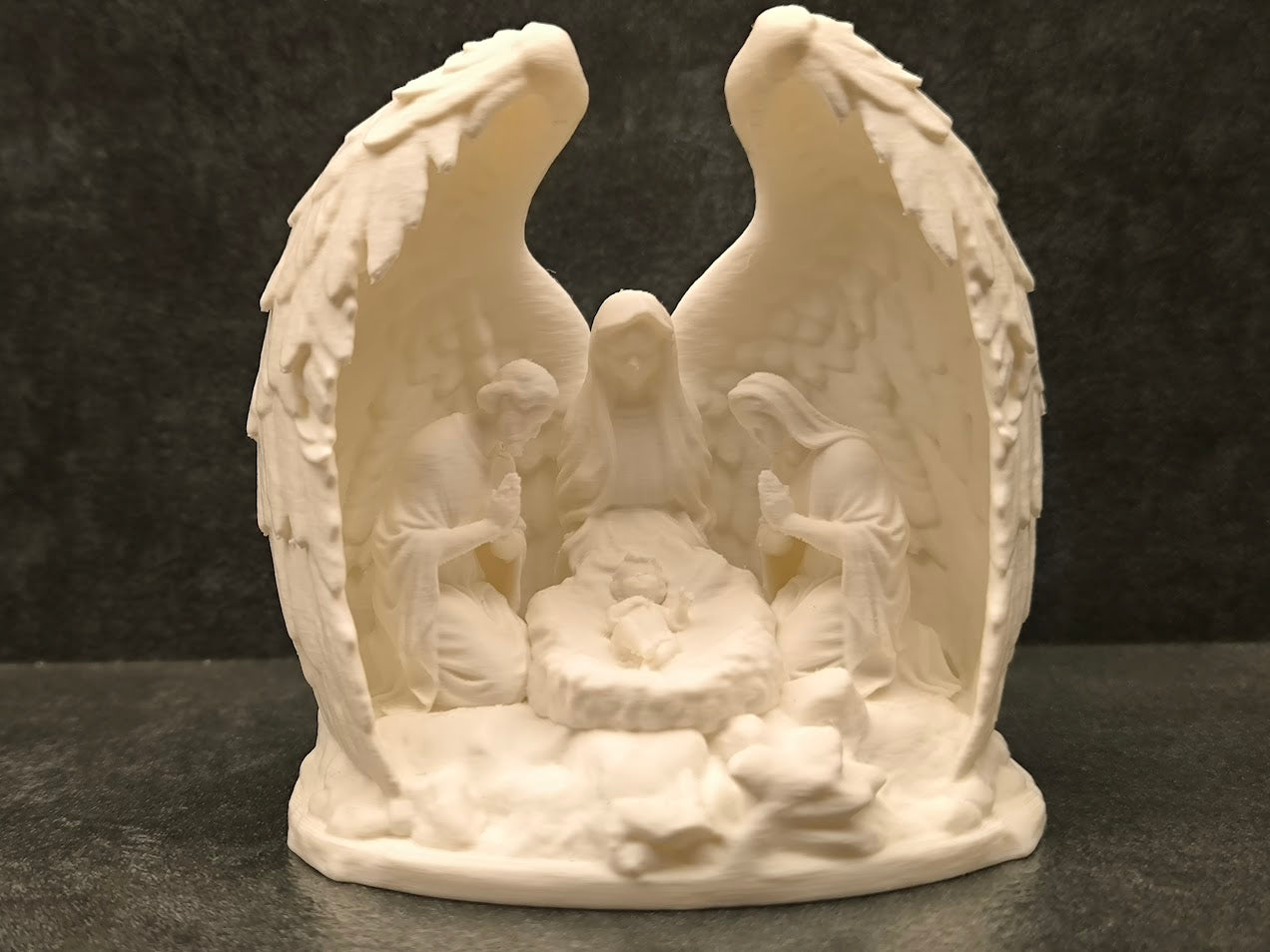 Nașterea Domnului Sub Aripa Îngerului 3D – Decor Creștin Luminos cu LED