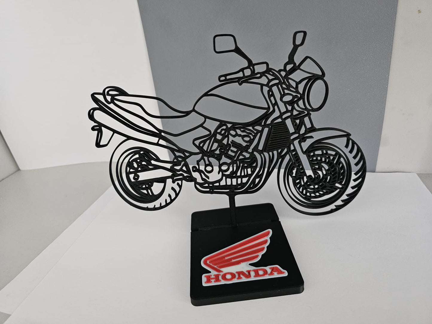 Siluetă Auto Line Art – Orice Model de Mașină