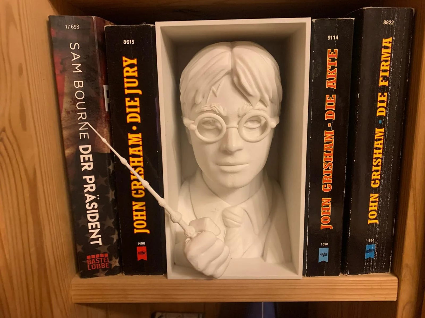 Book Nook-uri și Suporturi de Cărți 3D – Adaugă Magie Bibliotecii Tale