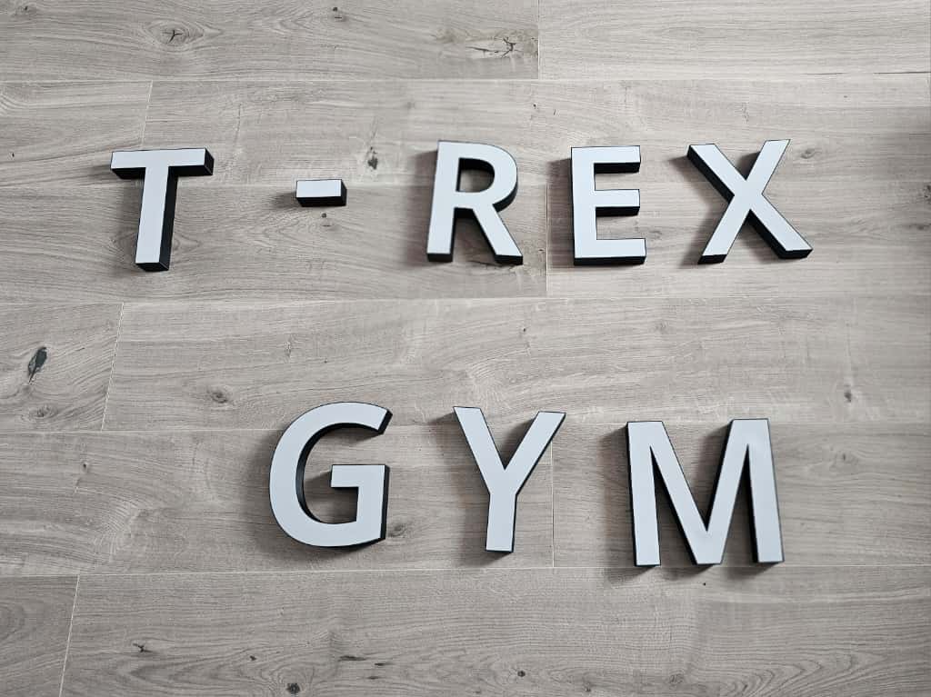 Litere 3D Iluminate cu Bandă LED – Personalizate & Unice